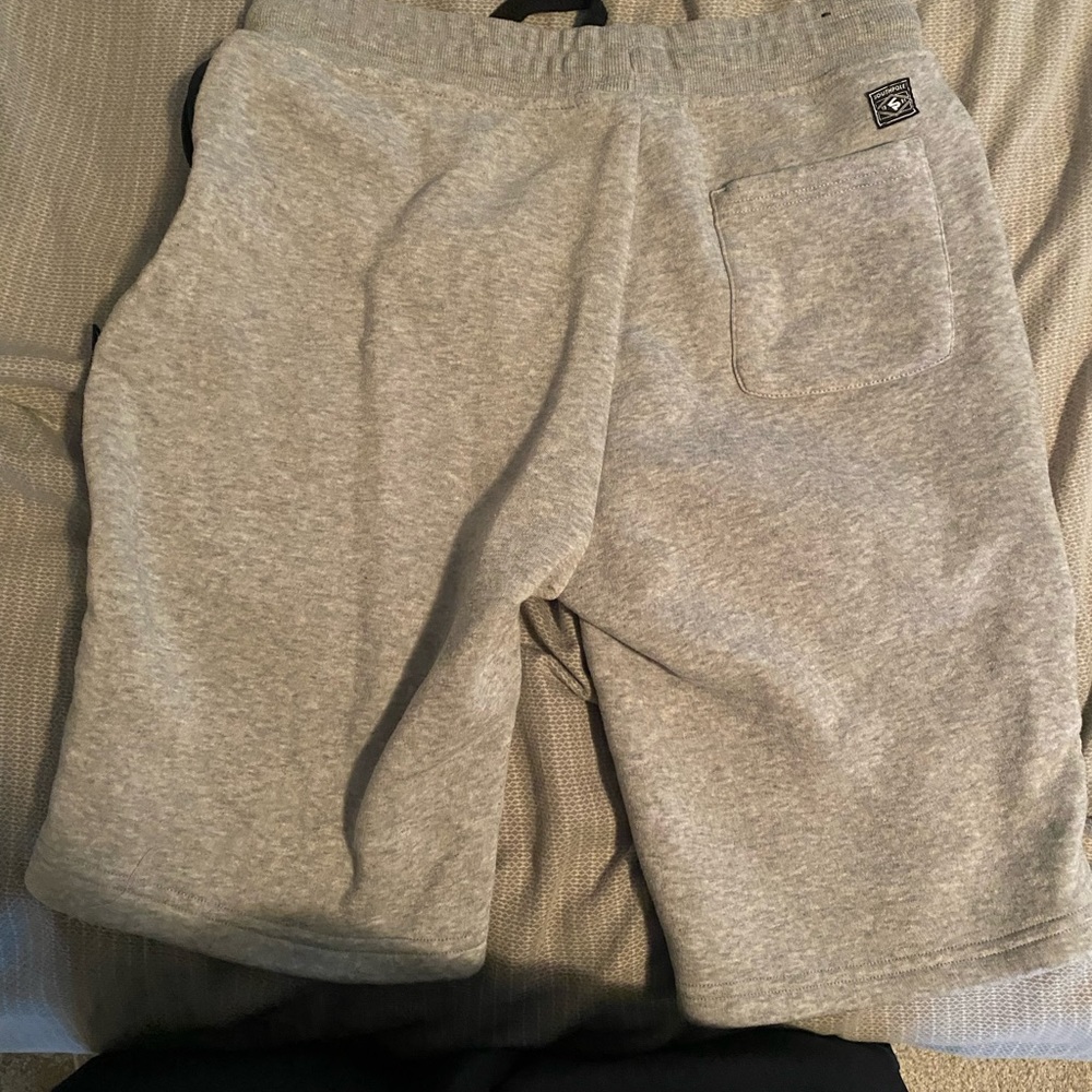 Men’s South Pole Grey Flat Front Shorts - Picture 4 of 4